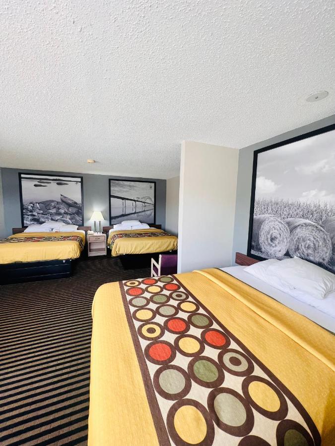 Super 8 By Wyndham Humboldt Hotel Kültér fotó