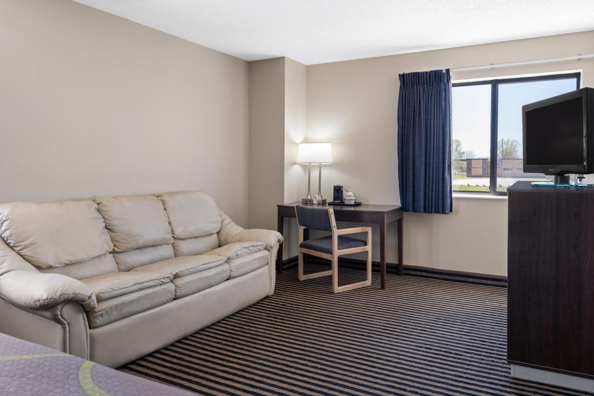 Super 8 By Wyndham Humboldt Hotel Kültér fotó