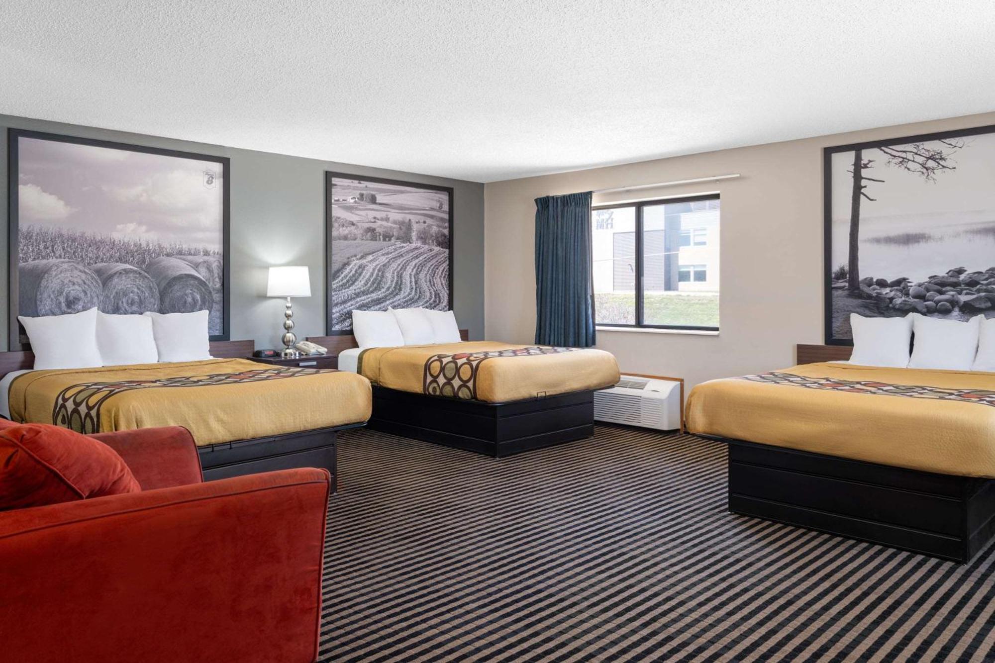 Super 8 By Wyndham Humboldt Hotel Kültér fotó