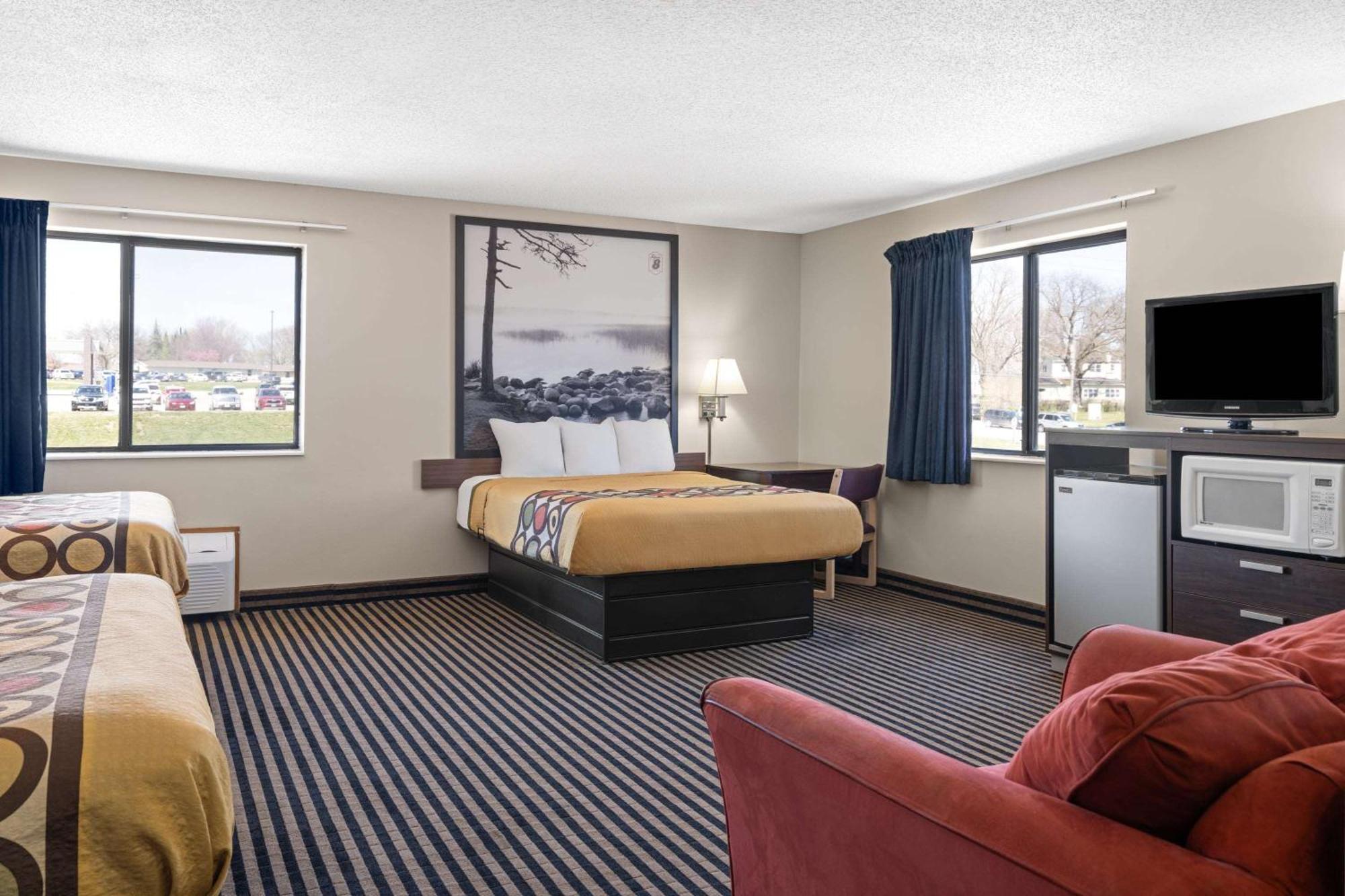 Super 8 By Wyndham Humboldt Hotel Kültér fotó